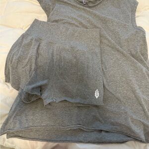 Gray Sleeveless Women's Tunic FP movement set EUC